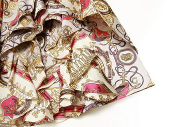 春日繁花與丹寧的邂逅 歐美新品牛仔花布連衣裙，打造時尚休閑新風(fēng)尚